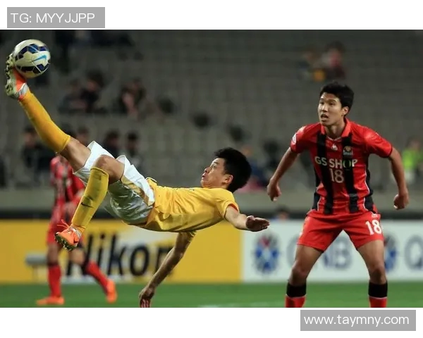 足球明星热潮席卷韩国联赛引发球迷热烈追捧与关注