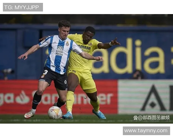 世界公认的足球明星轻松上阵的魅力与技巧解析